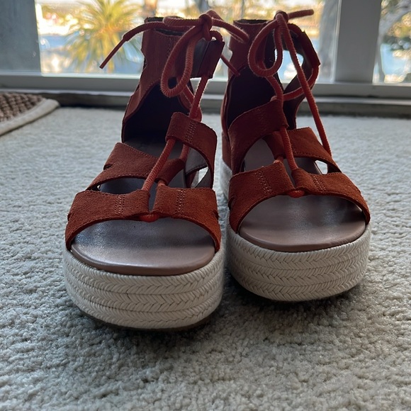 New Sorel Gladiator Sandals - Picture 7 of 8